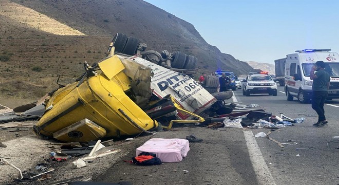  Sakaltutan'da feci kaza: 4 ölü, 2 yaralı